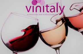 Vinitaly-2017-rosso-bianco-rosato-calici